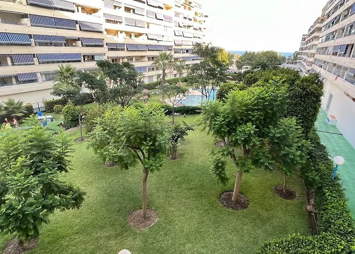 Marbella Piso En Casco Junto A Playa Piscina In Summer Season