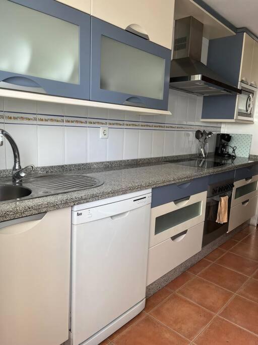 Piso En Casco Junto A Playa Piscina In Summer Season Apartament *