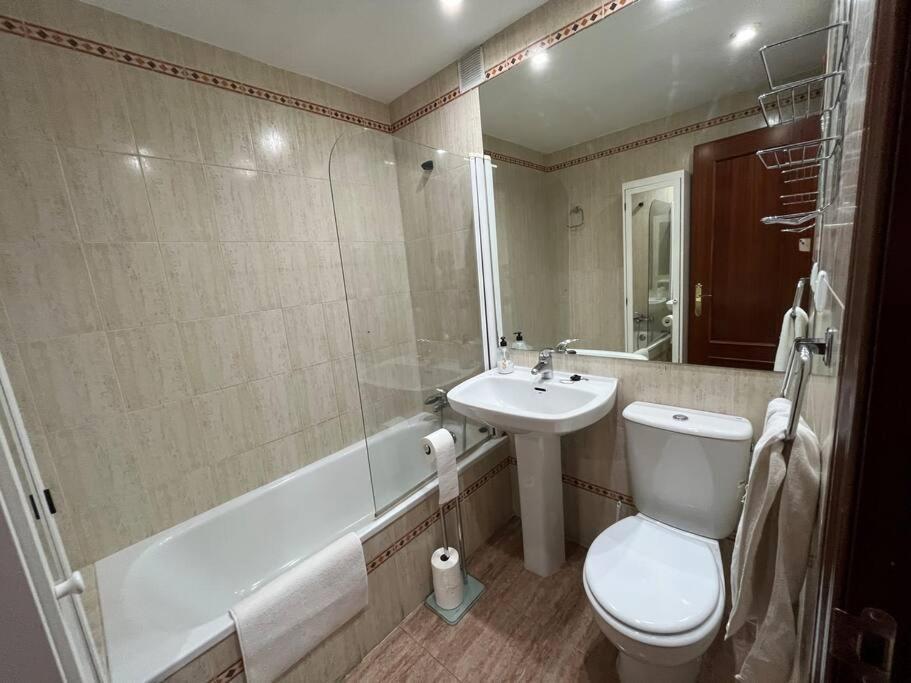 Apartament Piso En Casco Junto A Playa Piscina In Summer Season